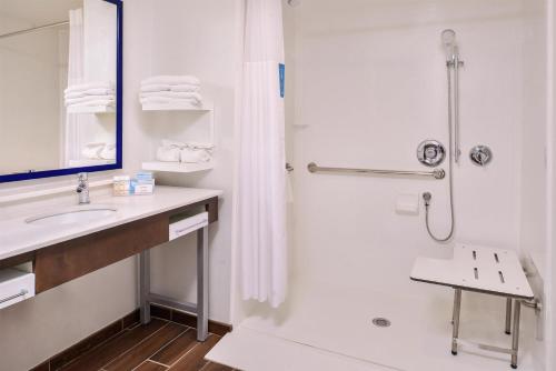 Hampton Inn Benson - image 16
