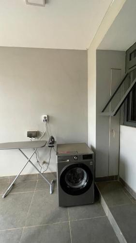 Luxurious 3BR Haven located in Lubowa - image 3