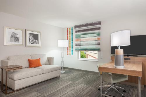 Hampton Inn & Suites Atlanta Buckhead Place - image 28