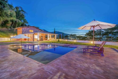 Countryside Villa | Pool, BBQ & Views, Starlink