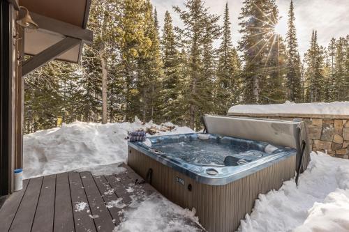 Moonlight Mountain Home 38B Cowboy Heaven in Big Sky, USA