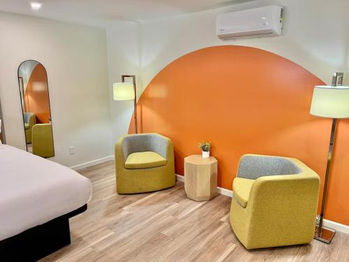 Far Out Motel - image 9