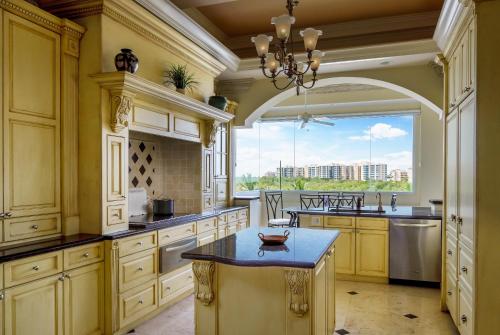 Konyha, Olde Marco Inn & Suites in Marco Island (Florida)