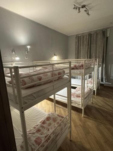 1 bunk bed