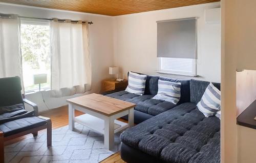3 Bedroom Nice Home In Väröbacka (3 Bedroom Nice Home In Varobacka) in Bua (Halland)