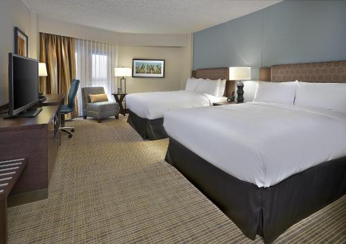 2 queen beds