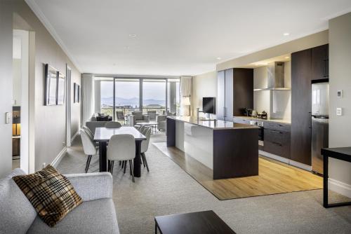 ห้องครัว, ฮิลตัน เลก เทาโป (Hilton Lake Taupo) in เทาโป