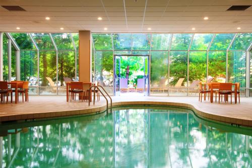 Embassy Suites by Hilton Cincinnati Northeast - Blue Ash - image 29