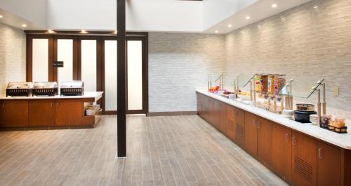 Embassy Suites by Hilton Cincinnati Northeast - Blue Ash - image 22