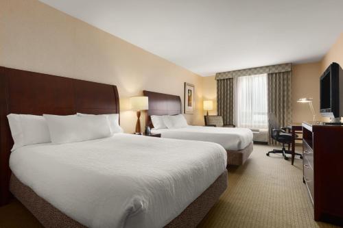 2 queen beds
