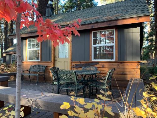 Rustic Cottages in Tahoe Vista (CA)