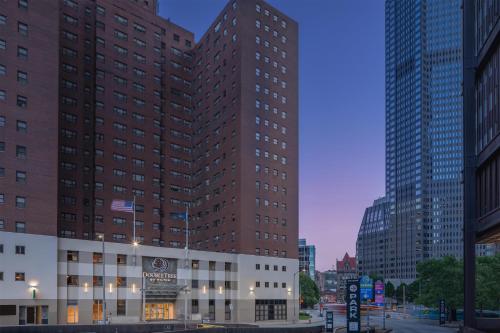 DoubleTree by Hilton Hotel & Suites Pittsburgh Downtown in Pittsburgh, USA