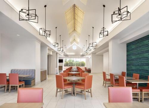 Embassy Suites by Hilton Tampa Airport Westshore - image 33