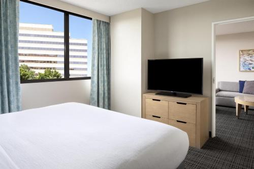 Embassy Suites by Hilton Tampa Airport Westshore - image 36
