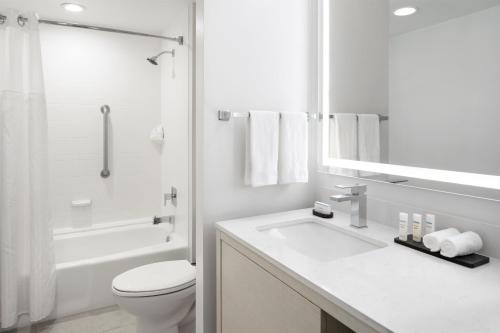 Embassy Suites by Hilton Tampa Airport Westshore - image 41