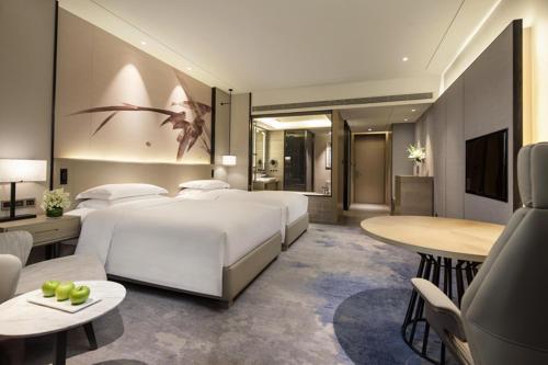 2 twin beds