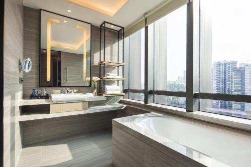 Doubletree By Hilton Shenzhen Longhua Shenzhen North Railway Station, Shenzhen (foto 11)