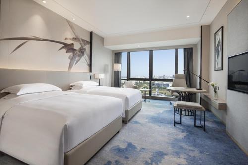 2 twin beds