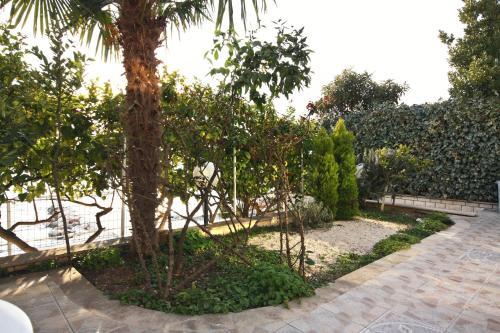 Apartments by the sea Podstrana Split - 6113 - image 5