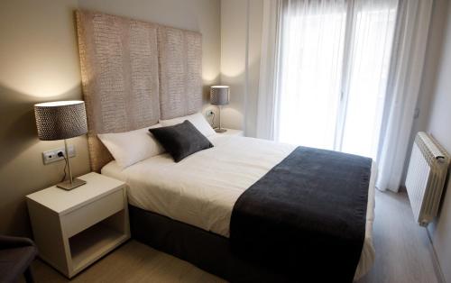 2 bedrooms, 4 beds