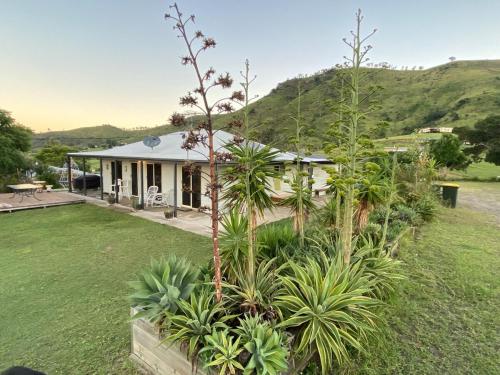 Somerview Cottage - Somerset Dam, QLD in Hazeldean