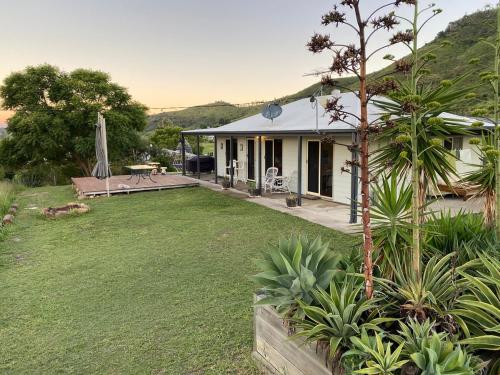 Somerview Cottage - Somerset Dam, QLD in Hazeldean