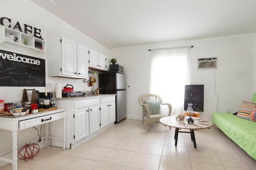1 Bedroom Apt near Coconut Grove in Miami, USA