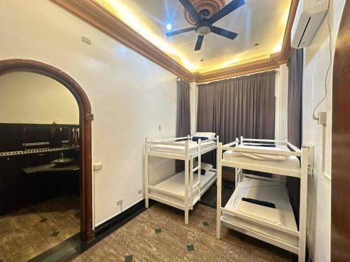 4 bunk beds