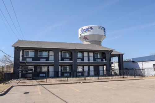 Executive Inn of Arlington - image 32