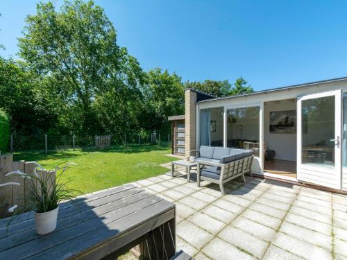 Balcony/terrace, Duinland 247modern bungalow for 6 guests in Schagen