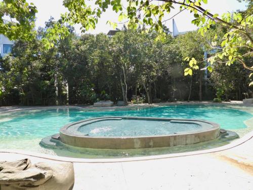 NEW! YaxxLum 2BR pool jacuzzi HoTube HeusHaven - image 2