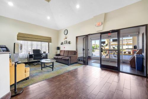 Előcsarnok, Wingate by Wyndham Leesburg Florida in Leesburg (FL)