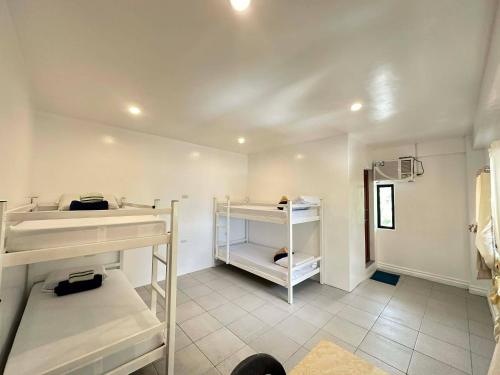 4 bunk beds