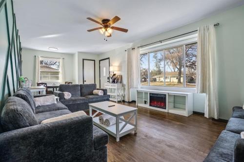 Family Retreat Near MSP & MOA - Yard, Game Room in 里奇菲爾德