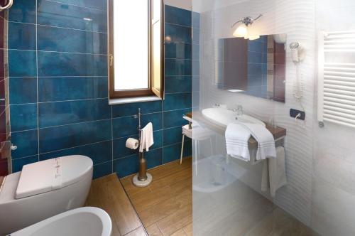 Superior Double Room image 7