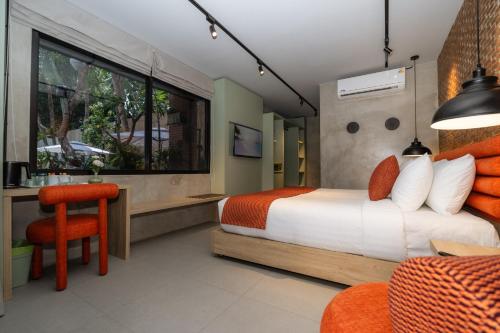 room detail thumbnail 1