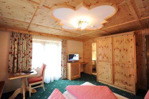 Hotel Garni Landhaus Platzer – Zell am Ziller, IL