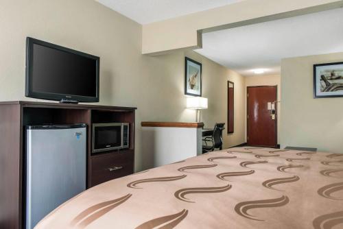 Quality Inn & Suites Anderson I-69 - image 43