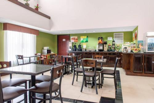Quality Inn & Suites Anderson I-69 - image 35