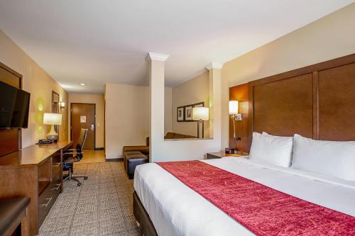 Comfort Suites Fishkill near Interstate 84 in Fishkill, USA