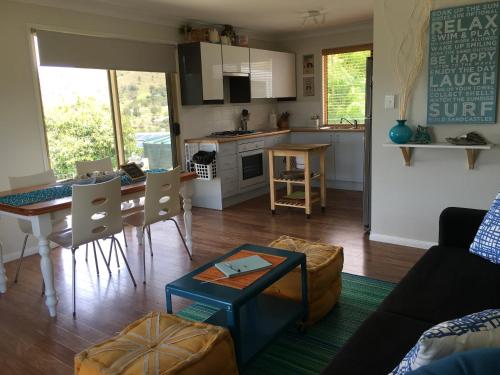 Somerview Cottage - Somerset Dam, QLD in Hazeldean
