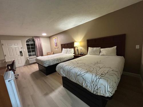 2 double beds
