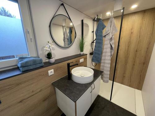淋浴間, Tinyhaus Ferien in 埃戈爾斯海姆
