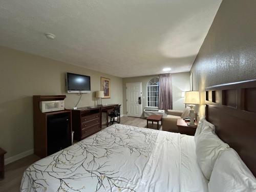 1 queen bed