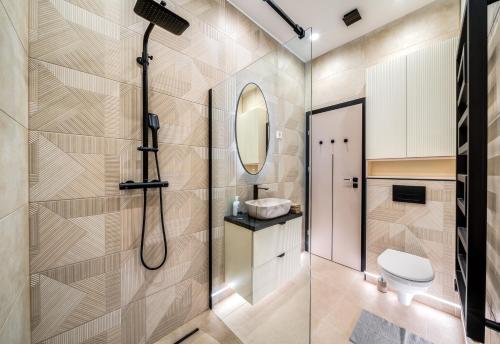 D38 Central Suite - image 2
