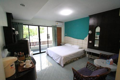 %name รังรอง ภูเก็ต