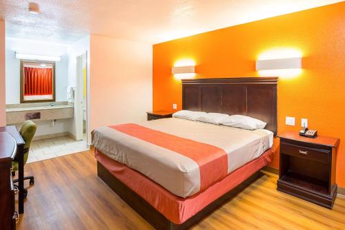 Motel 6-Red Oak TX - Dallas - image 9