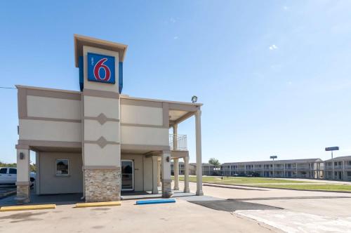 Motel 6-Wichita Falls, TX - North