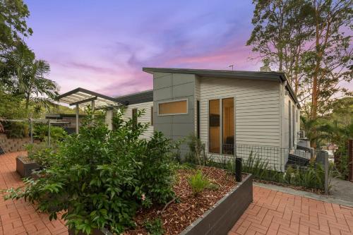 Kert, Currumbin Coastal Escape Sleeps 8 in Currumbin