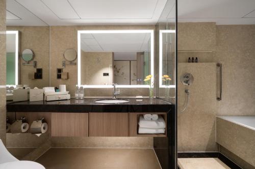 room detail thumbnail 2